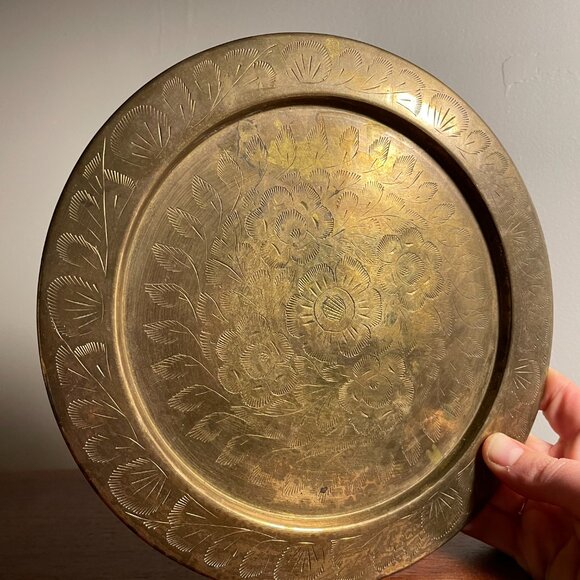 Vintage Floral hand Carved Brass Plate - Picture 2 of 9
